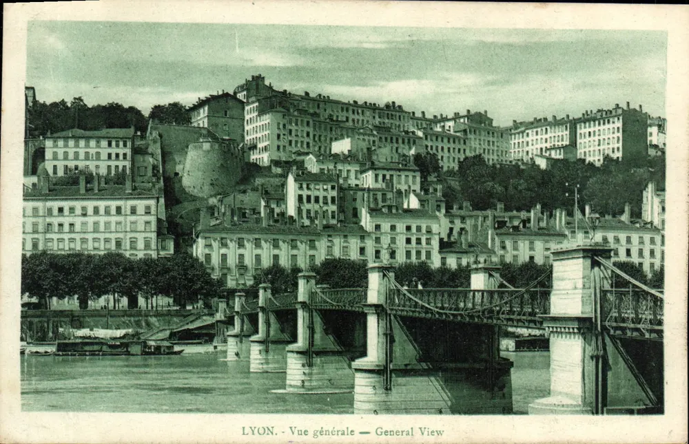 LYON - Vista geral — Editor não identificado, número de série não visível - Frente