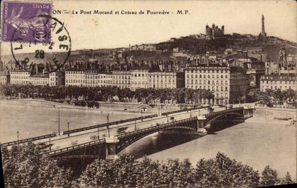 Le Pont Morand et Coteau de Fourvière — vue de Lyon avec éditeur M.F. et timbre à l'effigie de la République - Vorderseite
