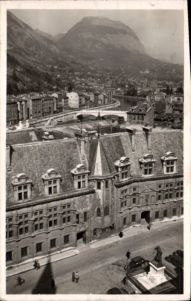 Grenoble — Palácio de Justiça e o campanário de Saint-André — Edição La Cigogne - Frente