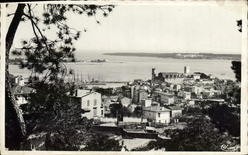 Cannes (A.-M.) — Uitzicht op de Mont Chevalier — C. M. Wacon - Voorkant