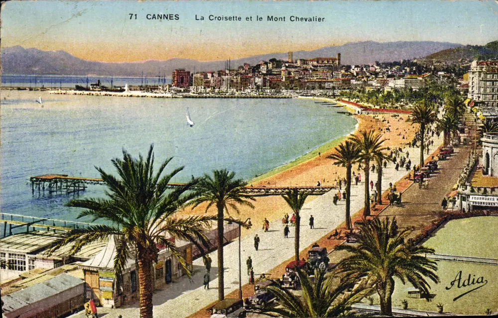 Cannes — La Croisette und der Mont Chevalier — Adia - Vorderseite