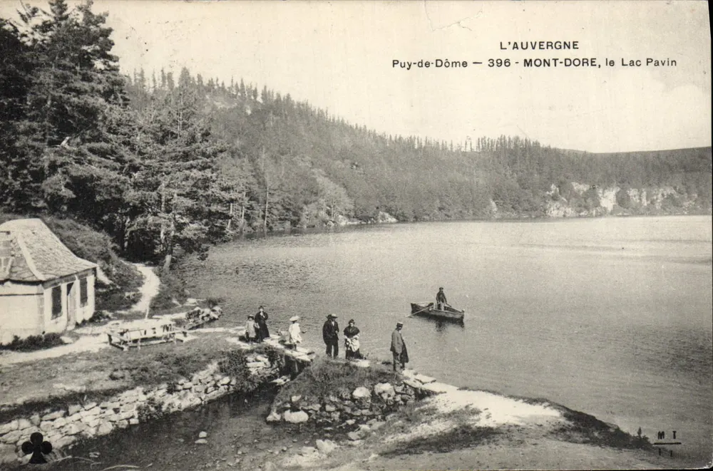 L'Auvergne — Puy-de-Dôme — Mont-Dore, o Lago Pavin — MT 11 - Frente