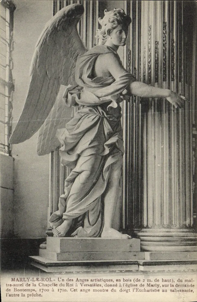Marly-Le-Roi — 2 Meter hoher Holzengel, ehemaliger Meisteraltar der Königskapelle in Versailles — Verleger - Vorderseite