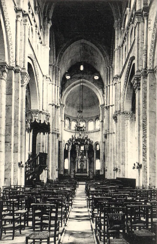 Interior da Paróquia de Paray-le-Montel — editor desconhecido, n° 17 - Frente
