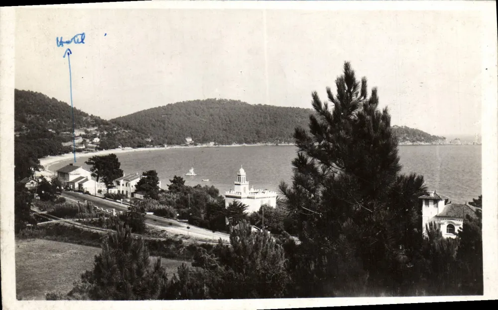 Corniche dos Maures — Arredores de Lavandou — Vista geral — Edição M. Pissot, n° 219 - Frente
