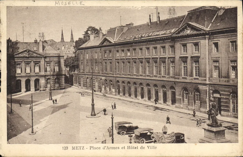 Metz - Place d'Armes und Rathaus — Ausgabe Ch. Raphaël, n°129 - Vorderseite