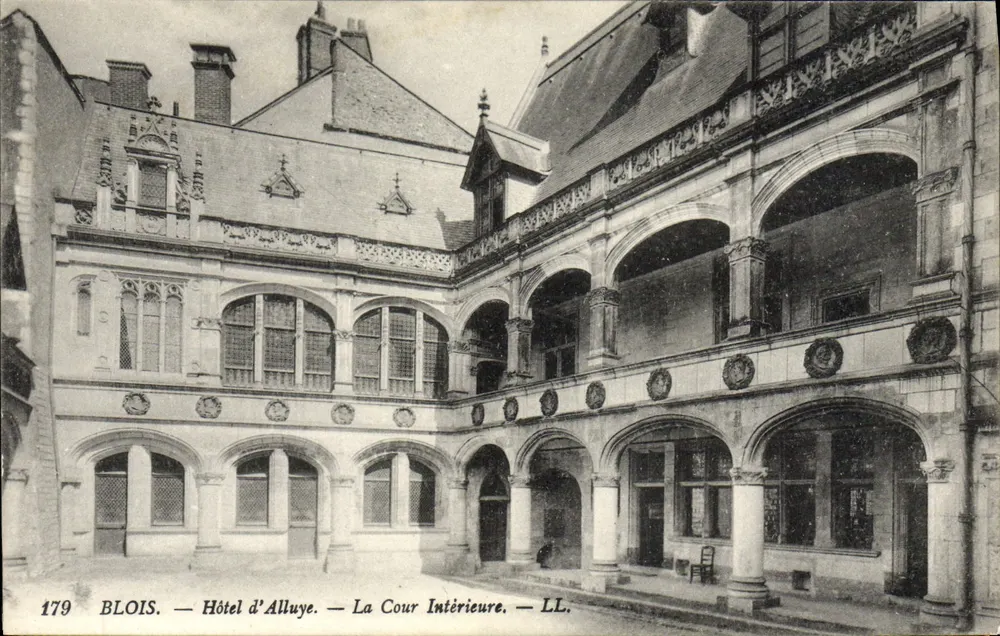BLOIS — Hôtel d'Alluye — El Patio Interior — LL. — N° 179 - Anverso