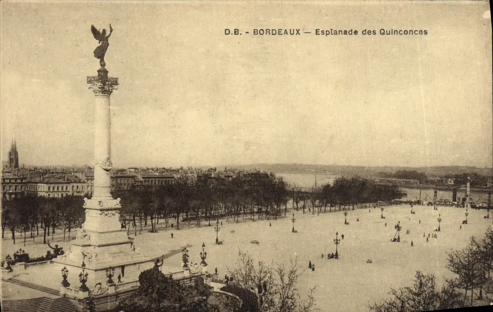 Bordeaux — Esplanada dos Quinconces — D.B. (Dando Berry) - Frente