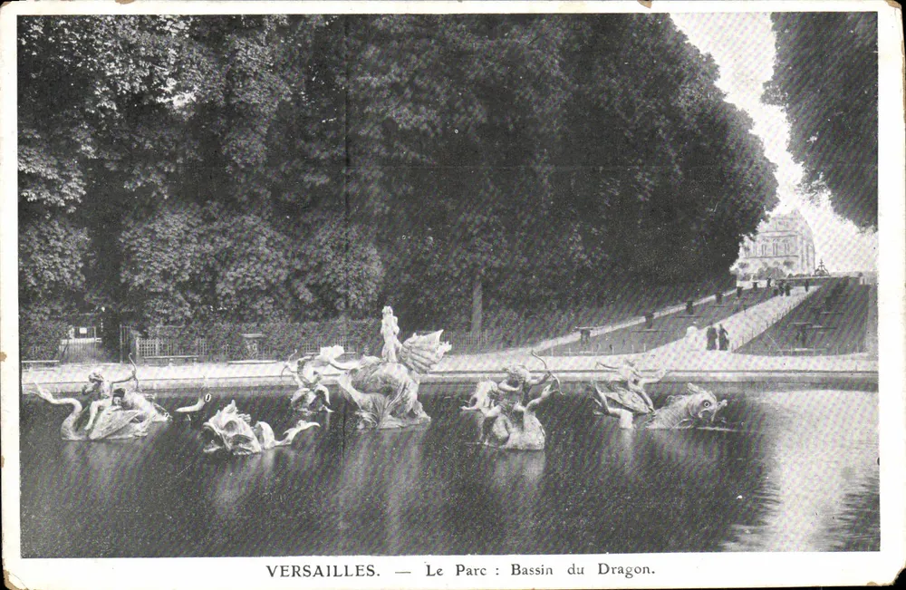 Versalles — El Parque : Estanque del Dragón — Imp. P. Serville - C. Ot. París - Anverso