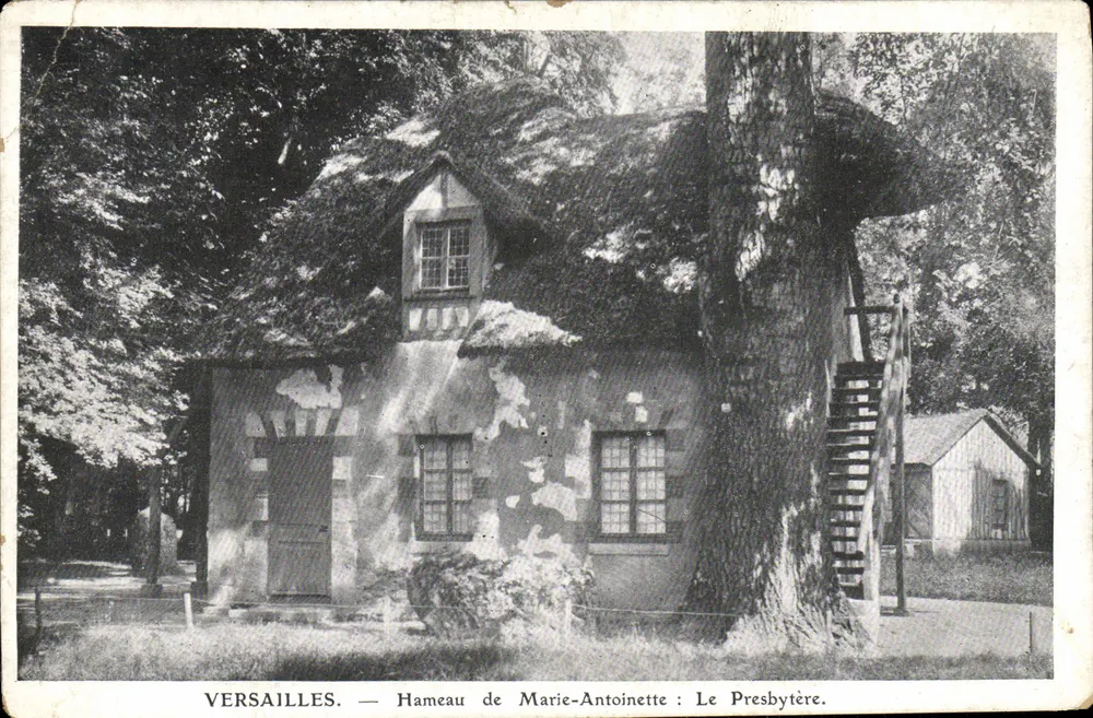 Versailles — Hameau de Marie-Antoinette: Der Presbytér - Vorderseite