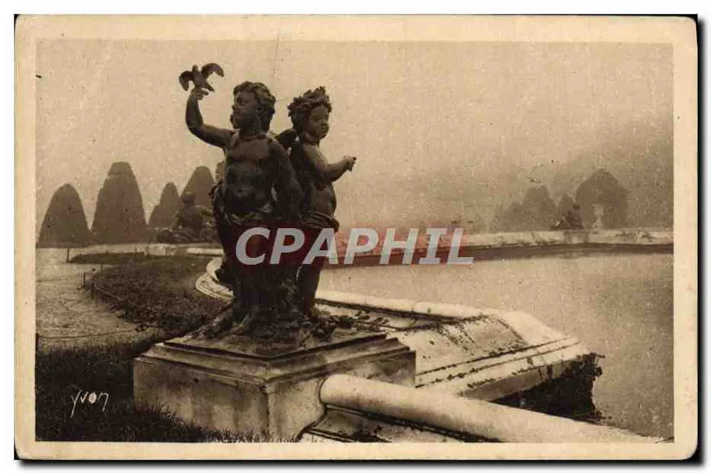 Groupe d'Enfants — Fontaine au miroir d'eau — Édition d'Art YVON, n°70 - Vorderseite