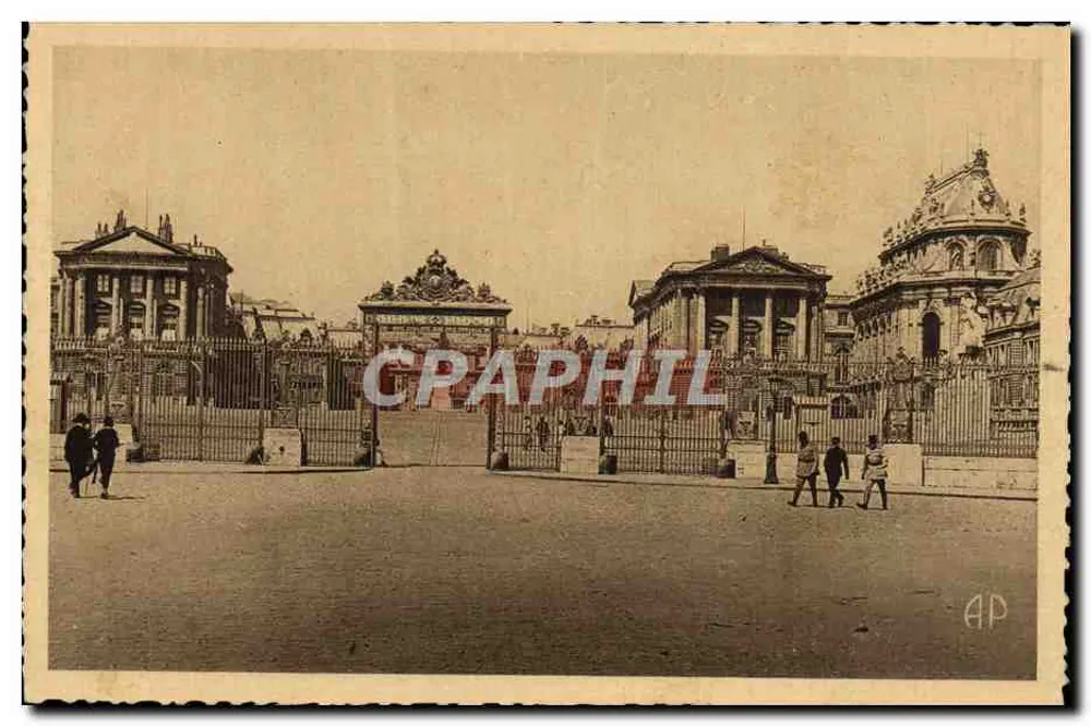 Versailles — entrada do Castelo e a capela — editor AP - Frente