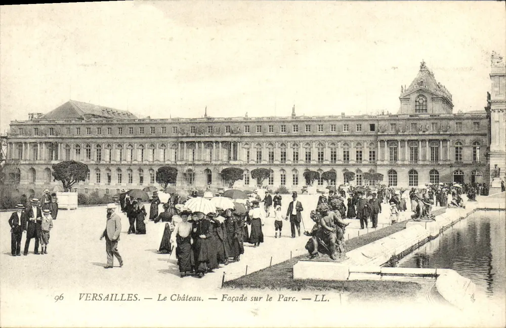 Versalhes — O Castelo — Fachada para o Parque — LL. — N° 96 - Frente