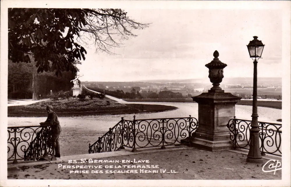 Saint-Germain-en-Laye — Perspektive der Terrasse, aufgenommen von den Stufen Henri IV — Cap - Vorderseite