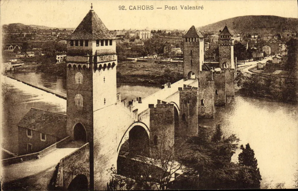 Cahors — Ponte Valentré — Editor G. Girard, Cahors, n° 92 - Frente