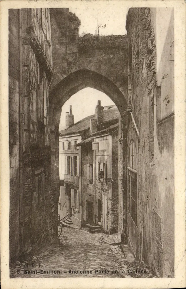 Saint-Émilion — Antiga Porta da Cadène — C.O.M.B.R. n°8 - Frente