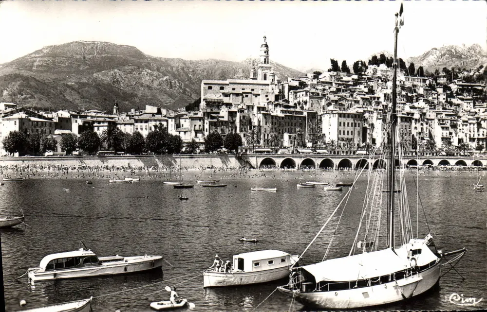 Menton (A.M.) — Ansicht der Altstadt und des Hafens — Combiér - Vorderseite