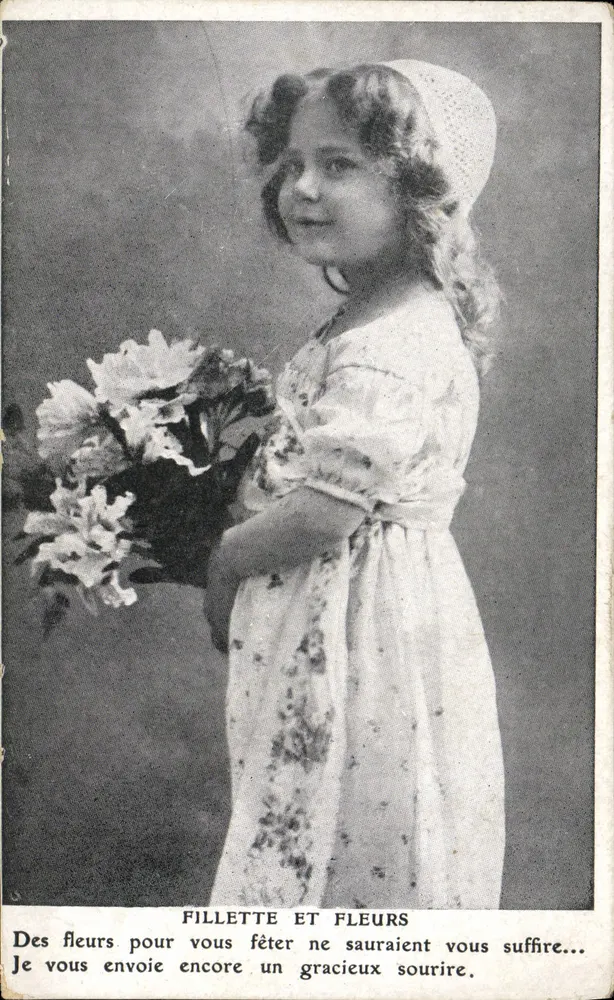Menina e Flores — Envio ainda um sorriso gentil — editor não visível - Frente