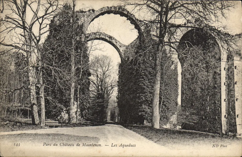 Parque del Castillo de Maintenon — Los Acueductos — ND Phot - Anverso