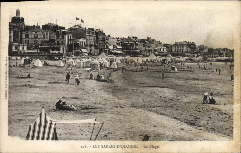 LES SABLES-D'OLONNE — A Praia — Edição das Novas Galerias, n° 108 - Frente