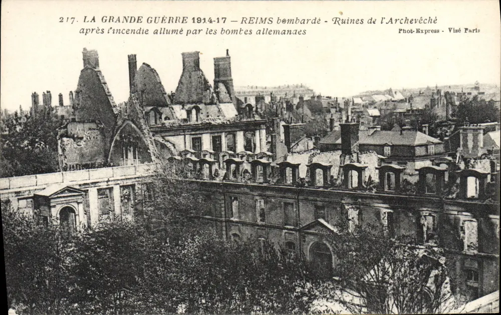Reims bombardiert — Ruinen des Erzbistums — Phot-Express — Visé Paris - Vorderseite
