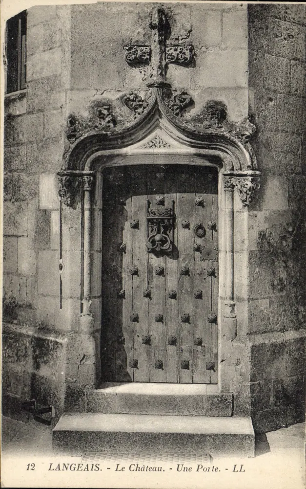 Langeais - O Castelo - Uma Porta - LL - Frente