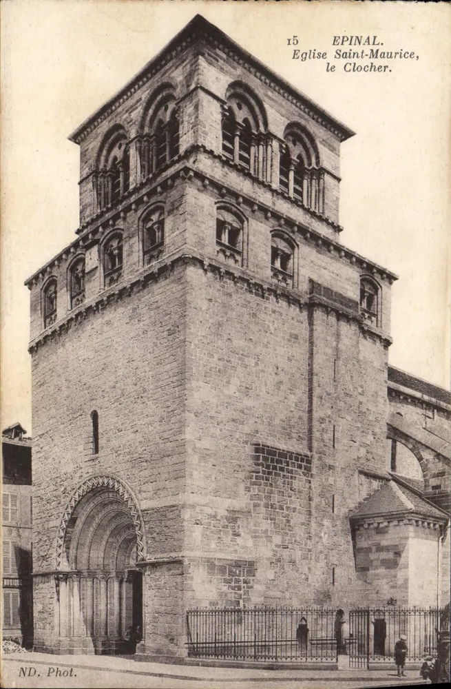 Épinal. Igreja de São Maurício, o campanário. - Frente