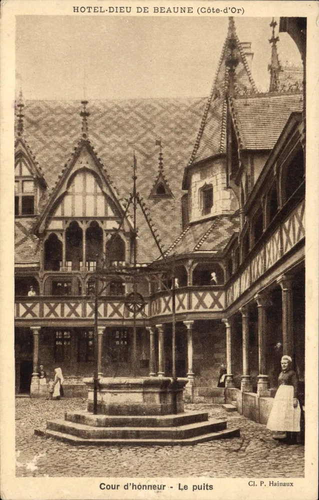 Hôtel-Dieu de Beaune — Pátio de honra e o poço — Cl. P. Hainaux - Frente