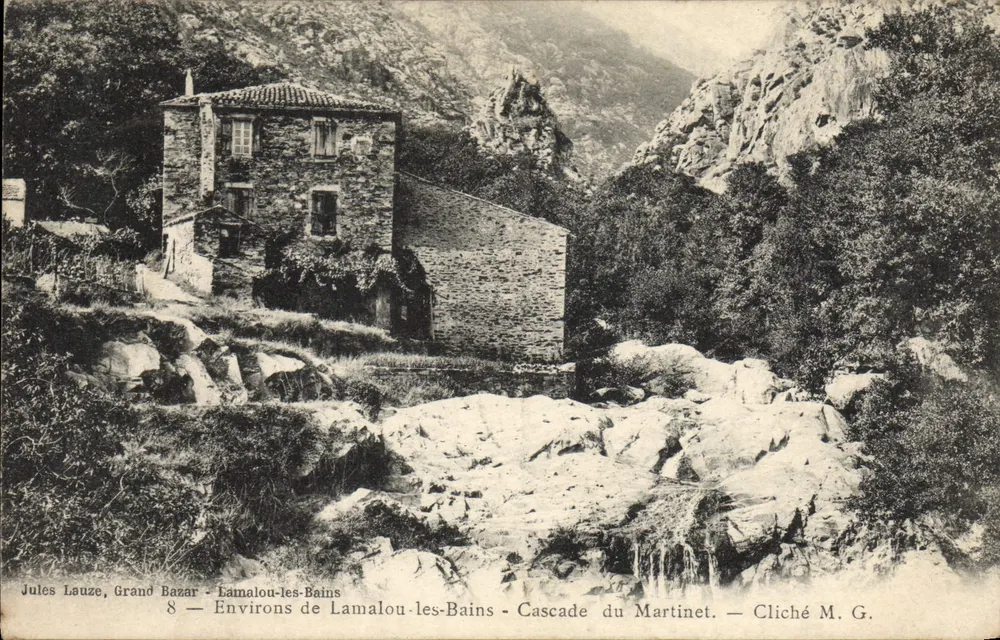 Arredores de Lamalou-les-Bains — Cachoeira do Martinet — Jules Lauze, Grand Bazar — Cliché M.G. - Frente