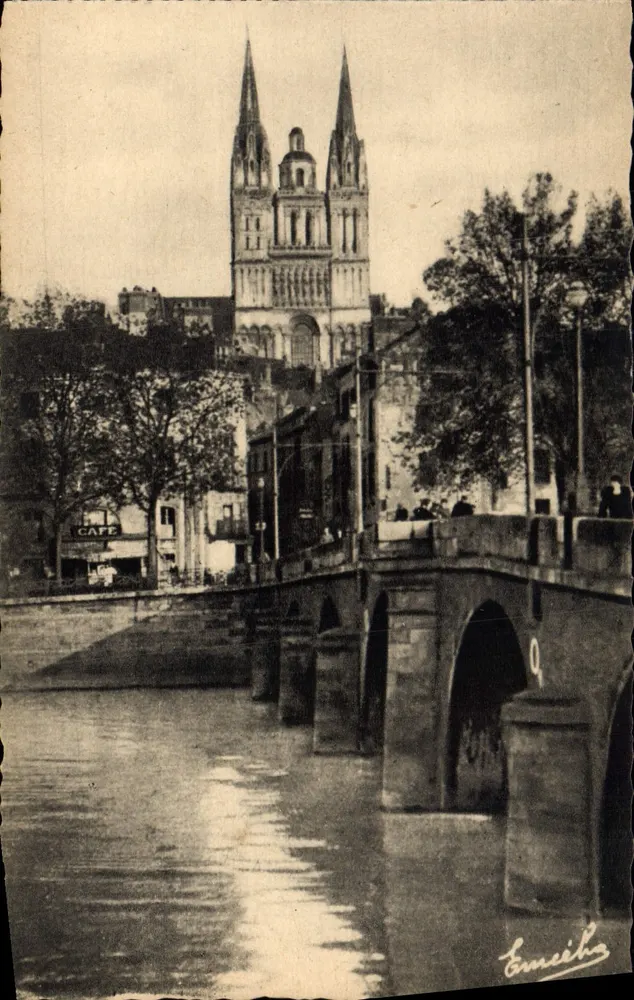 Angers — Pont du Centre über die Maine in Richtung Kathedrale — M. Chrétien et Fils, Angers - Vorderseite