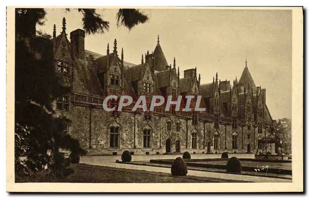 Josselin (Morbihan) — Fachada interna do Castelo, magnífico exemplar da arquitetura gótica flamenga — Les Éditions d'Art N°N, Paris - Frente