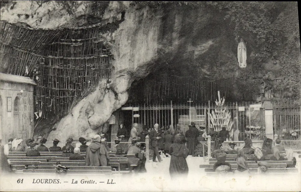 Lourdes — A Gruta — LL. — N° 61 - Frente