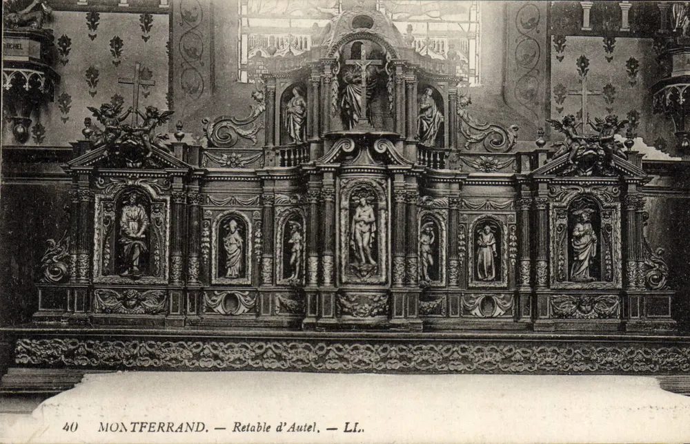 Montferrand — Retábulo de altar — LL. - Frente