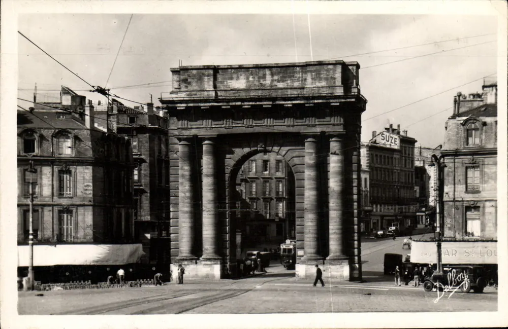 Porta da Borgonha — Bordeaux — Edição RENAUD & Cie - Frente