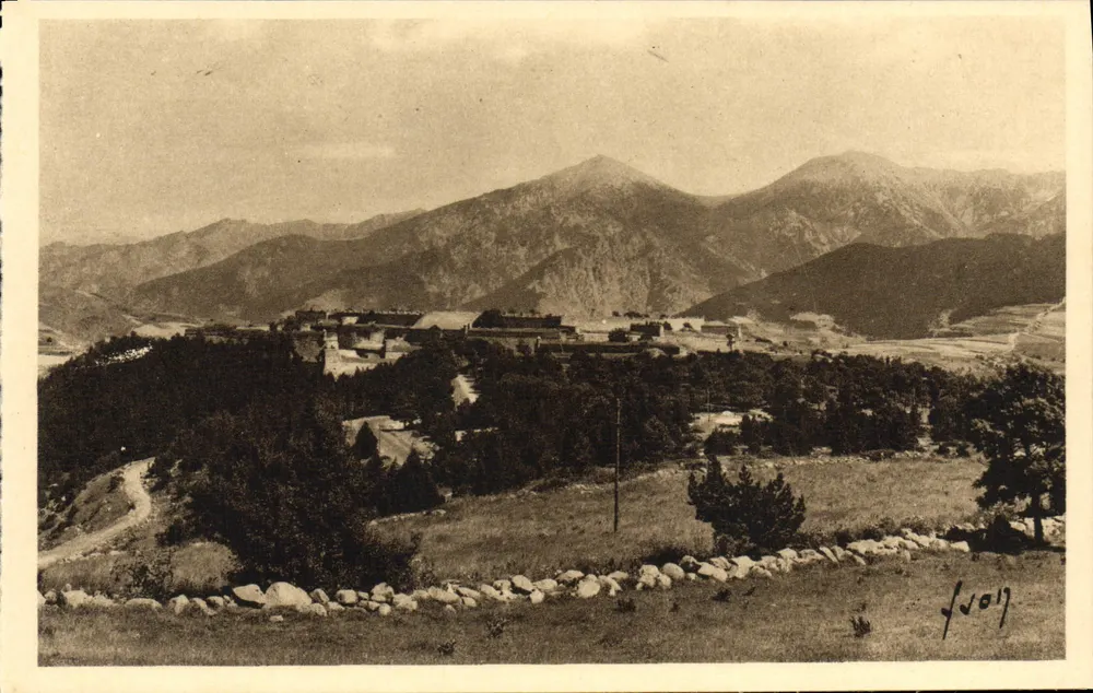 Mont-Louis (Pyrénées-Orientales) — Vista geral — Les Éditions d'Art 'WON', Paris - Frente