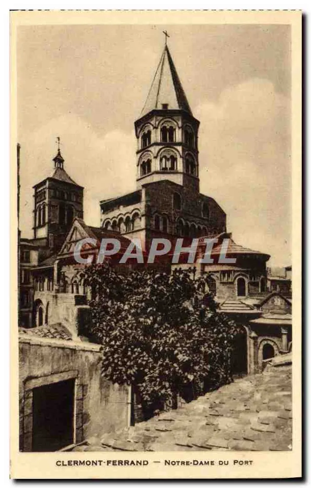 Clermont-Ferrand — Notre-Dame du Port — editor não visível - Frente