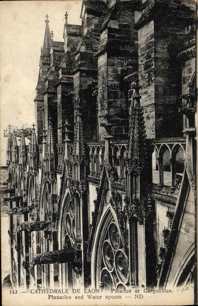 Catedral de Laon — Pináculos e Gargalos — série 143 - Frente