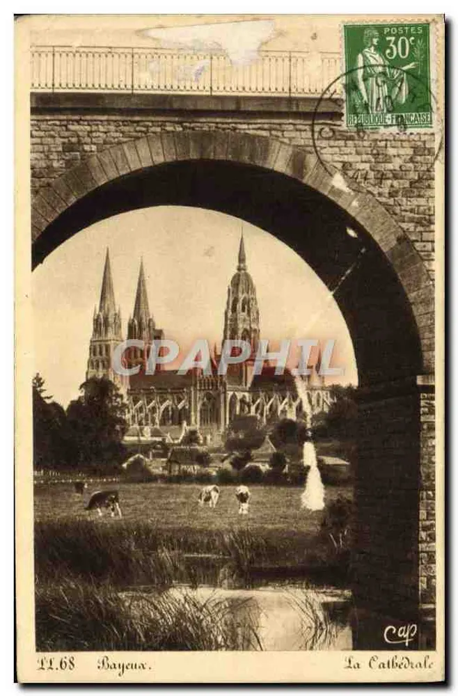 Bayeux — La Cathédrale vue du pont — Cap, Bayeux - Frente