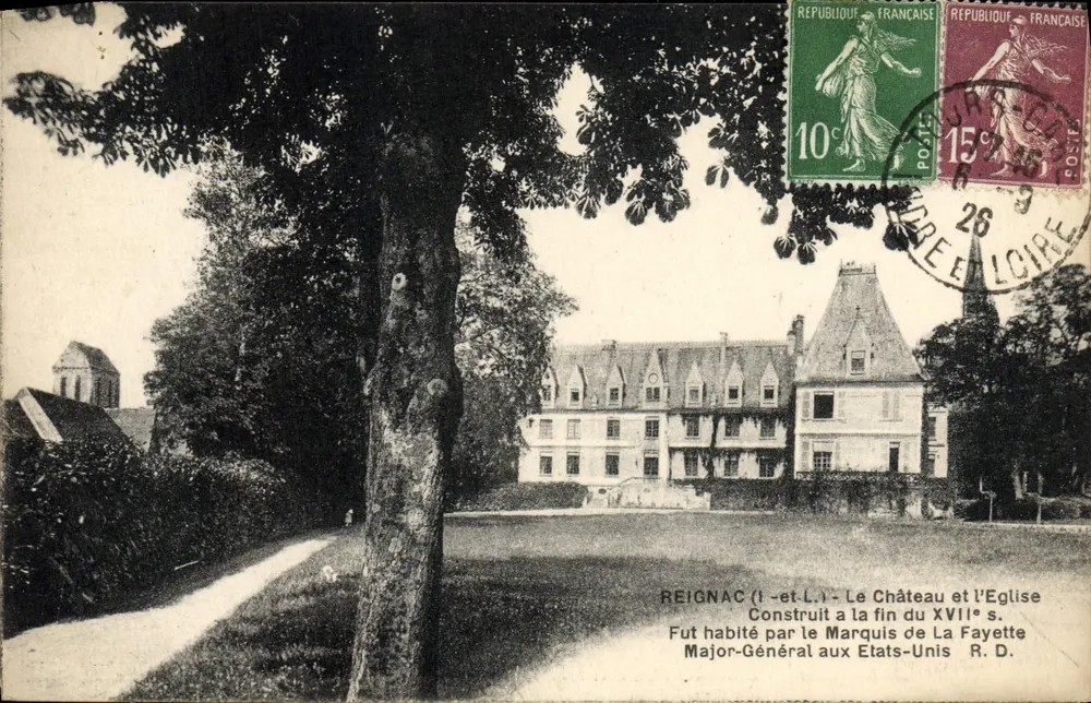 Reignac (Indre-et-Loire) — O Castelo e a Igreja — R. D. editor - Frente
