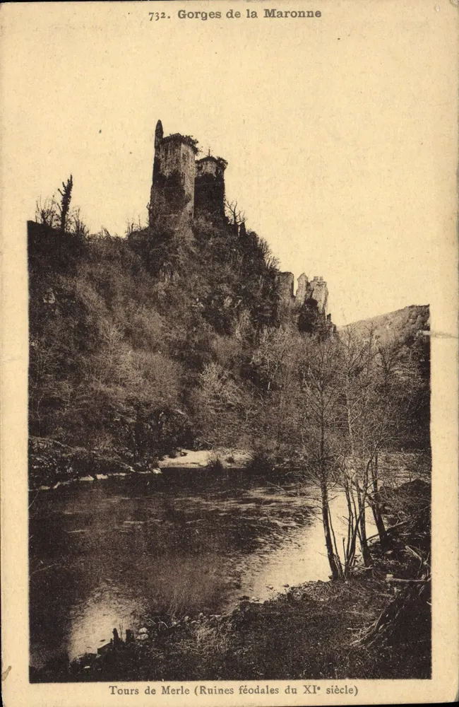 Gorges de la Maronne — Ruines féodales du XIe siècle (Tours de Merle) — Éditions Marroux, série 732 - Recto