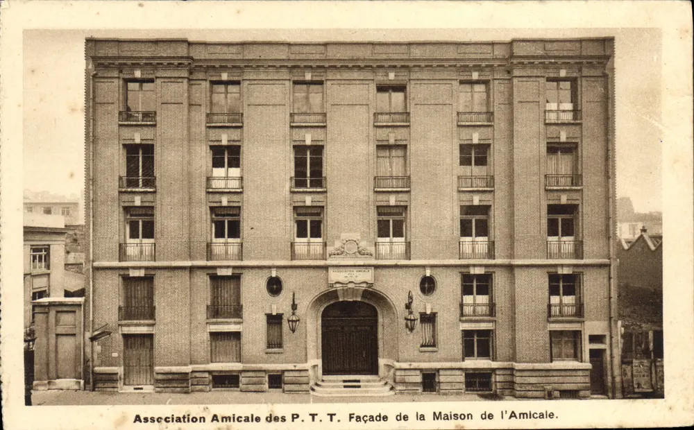 Association Amicale des P.T.T. — Façade de la Maison de l'Amicale — Imp. P. Courmont - Provincias Archereau - Vorderseite