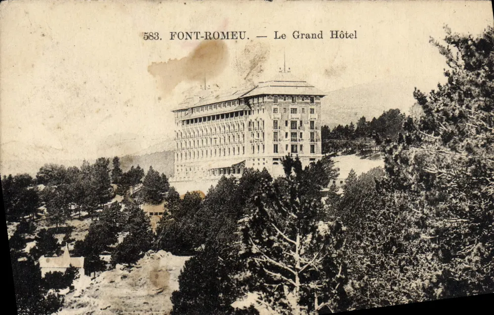 Font-Romeu — O Grande Hotel — editor desconhecido, n° 583 - Frente