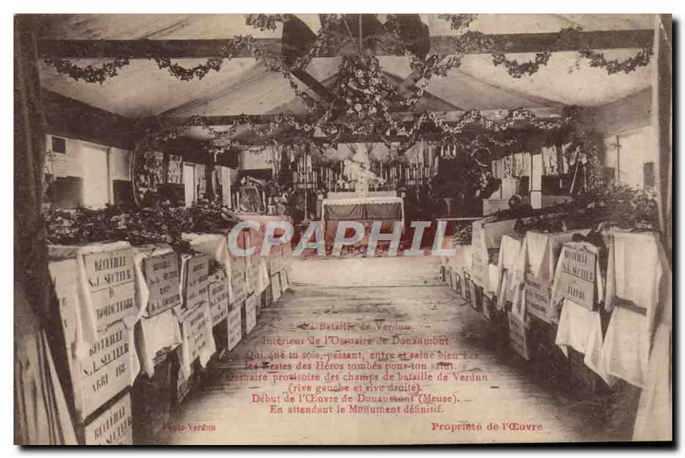 Innenansicht des Ossuaires von Douaumont — Beginn der Arbeit — Photo-Yarduin - Vorderseite