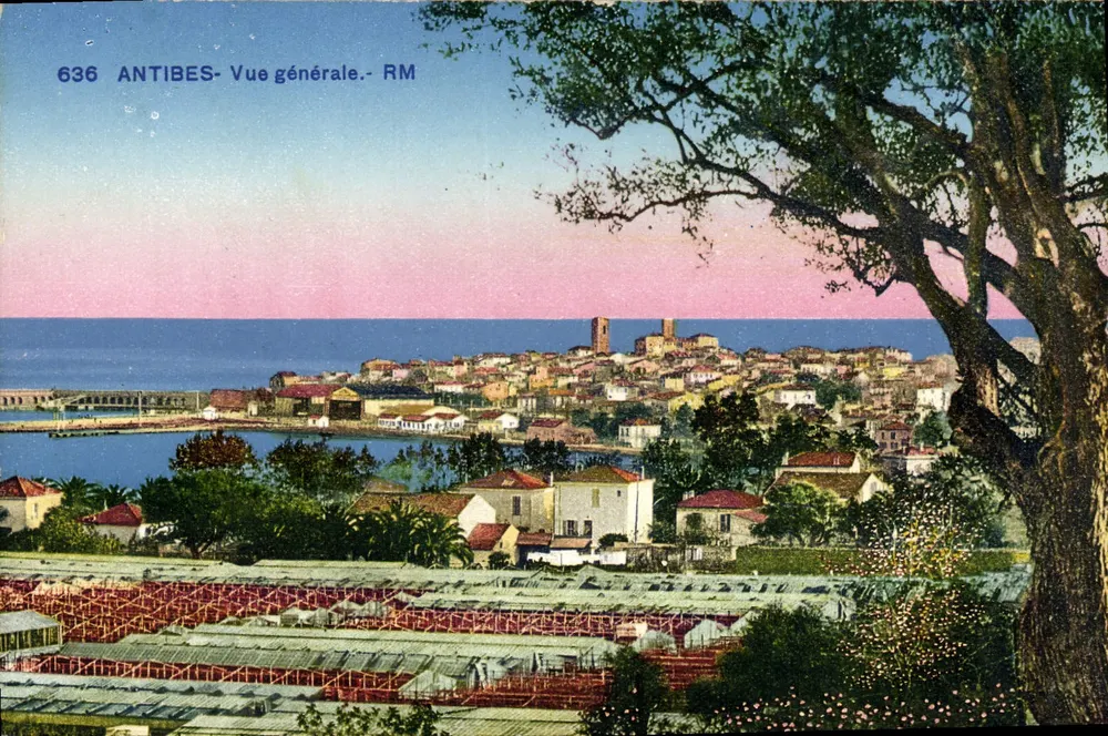Antibes - Vista geral - RM - Frente