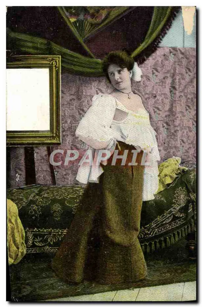 Frau in einem Rüschenkleid — elegantes Interieur — T. E. L. Serie 162 - Vorderseite