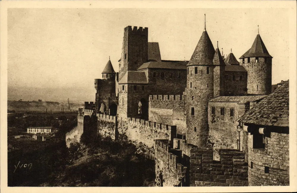 Carcassonne (Aude) — O Castelo Comtal — Éditions d'Art Yvon - Frente