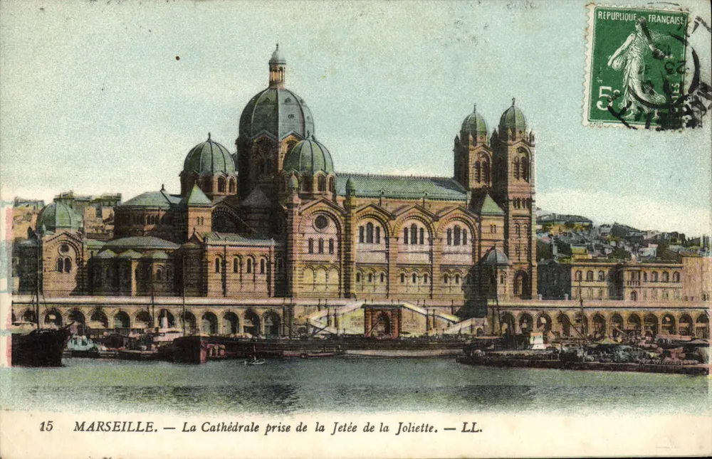 Marseille — Die Kathedrale von der Joliette-Pier — LL. - Vorderseite