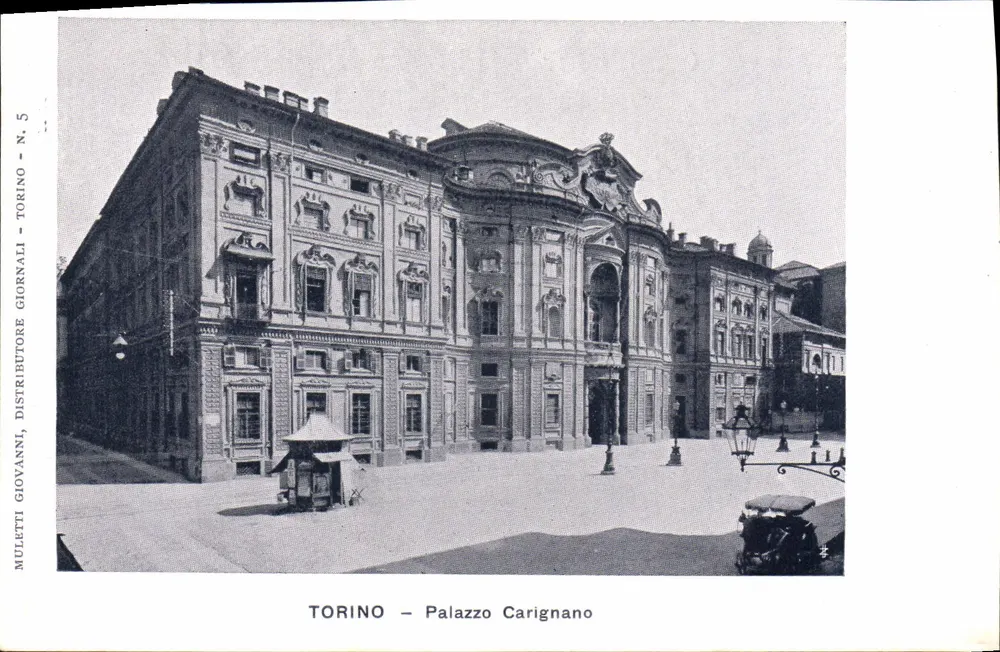 Torino - Palazzo Carignano — vista do palácio barroco com carro antigo — Muletto Giornali, N. 5 - Frente