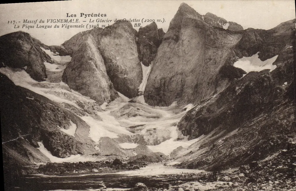 Die Pyrenäen — Massiv des Vignemale, der Gletscher der Oulettes (2200 m.), die lange Spitze des Vignemale (3298 m.) — Bloc frères, Bordeaux, n° 117 - Vorderseite