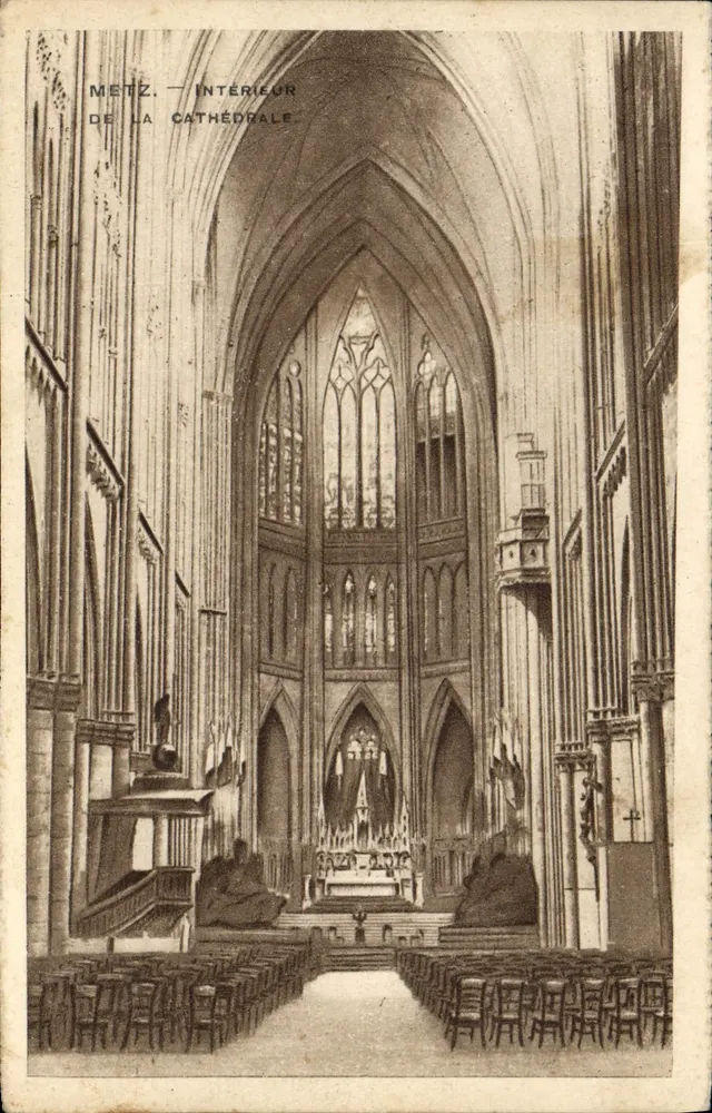 Metz — Interior da catedral — sem editor e número visíveis - Frente